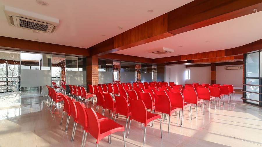 Banquet Hall | Icon Suites, Marathahalli | Marathahalli Hotel 7
